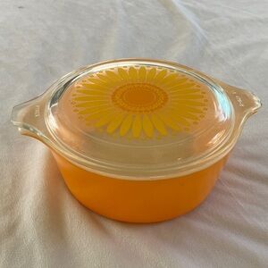 Vintage Pyrex Daisy Citrus 2 pc set